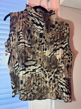 Pleated Animal-Print Sleeveless Tank Top in Brown and Black N4
